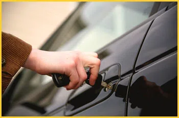 Exclusive Locksmith Service Salem, MA 978-615-4688 - 18-car-unlock
